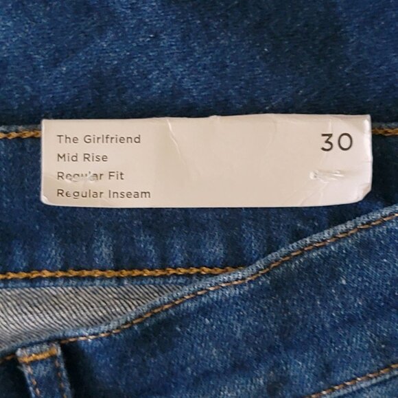 NWT LOFT Girlfriend Mid Rise Jeans in Original Mid Indigo Wash Regular Fit - 30 - Picture 10 of 14